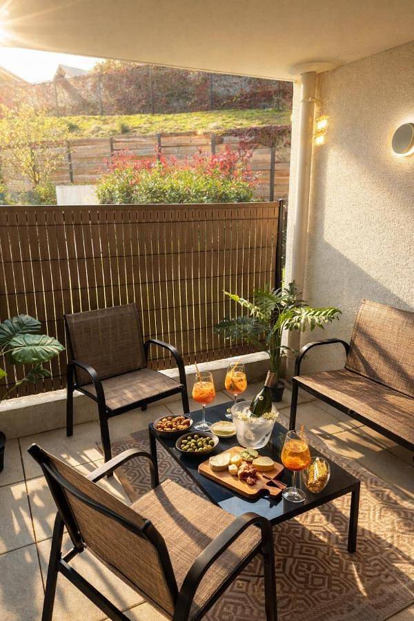 Gîte pour 4 personnes, avec terrasse et vue à Morestel - 3