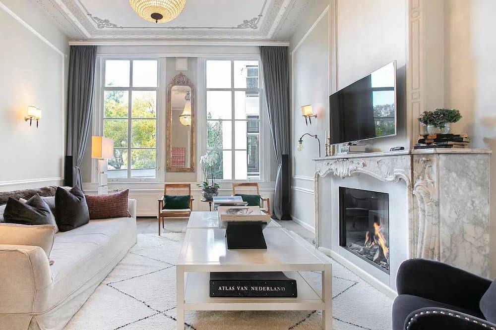 Meters from Utrechtsestraat & Rembrandt Square-5 Storey Canal House with garden in Holländische Küste
