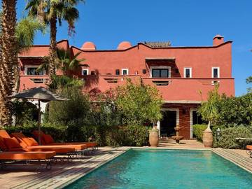 Hôtel pour 3 personnes, avec jardin et jacuzzi ainsi que sauna et piscine à Taroudant