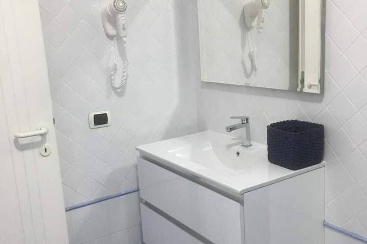 Gîte pour 4 personnes, avec balcon ainsi que piscine et jardin à Terracina - 4