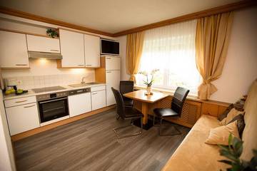Ferienwohnung für 3 Personen, mit Garten und Whirlpool in Schörfling am Attersee