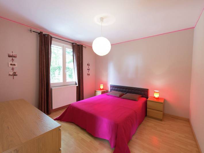 Gîte pour 5 personnes, avec balcon/terrasse, adapté aux familles à Bathernay