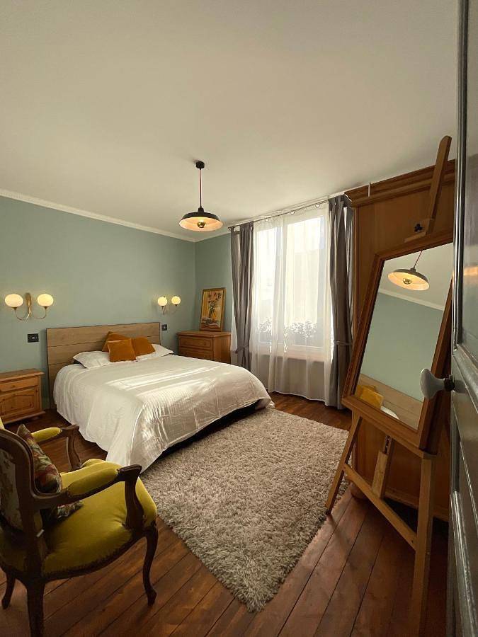 Gîte pour 5 personnes, avec vue à La Courneuve