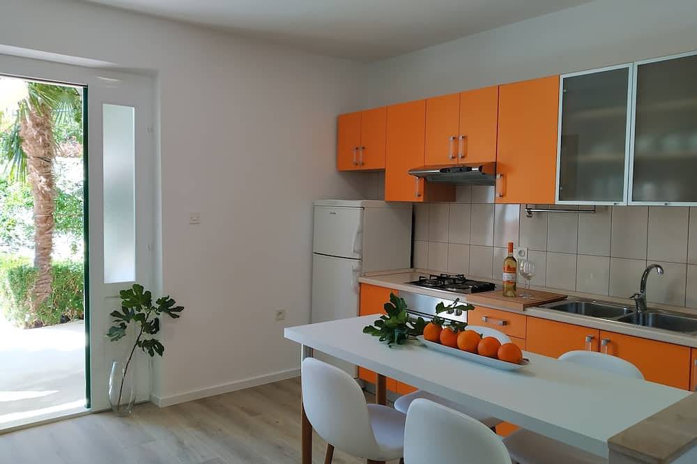 Apartamento entero, Apartamento para dos personas con terraza y vista al mar Podgora, Makarska (A-6664-a) in Podgora, Rivera de Makarska