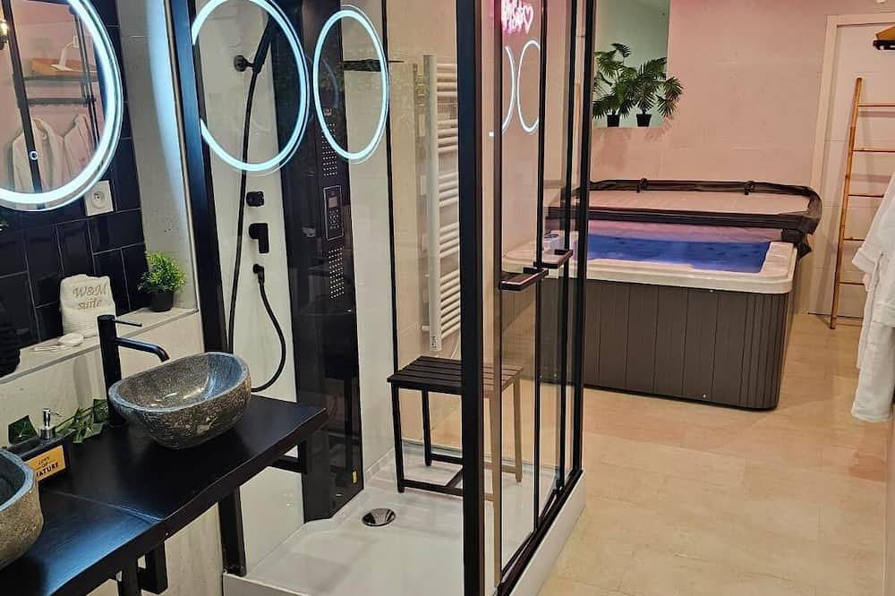 Apartamento entero, Spa Apartment - Lovers Suite in Clermont-l'Hérault, Región de Lodève