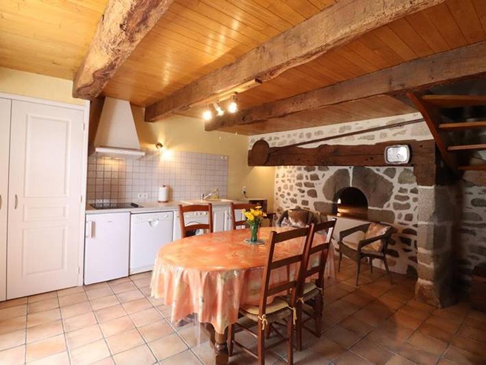 Location de vacances pour 2 personnes, avec jardin et terrasse à Roumégoux - 4