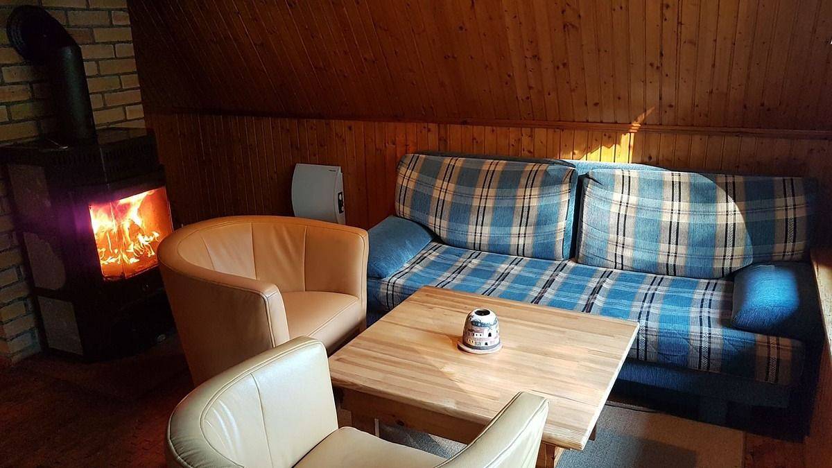 Freistehende Finnhütte am Lübbesee mit Balkon, Terrasse und Garten in Ahrensdorf in Milmersdorf, Barnimerland Region