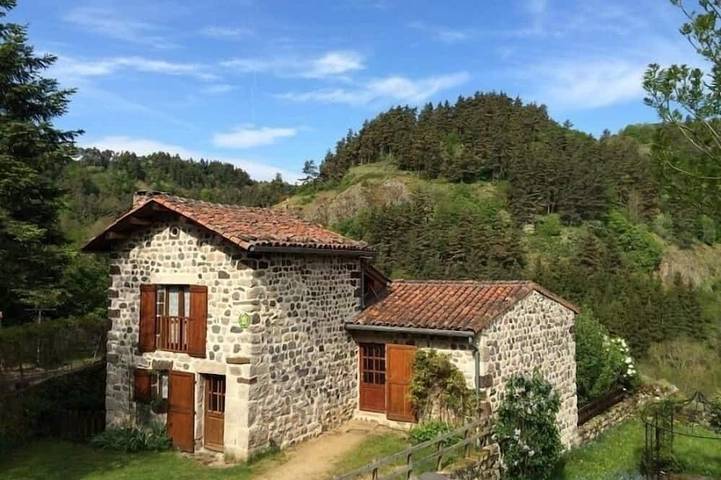 Gîte pour 9 personnes, avec jardin, animaux acceptés
