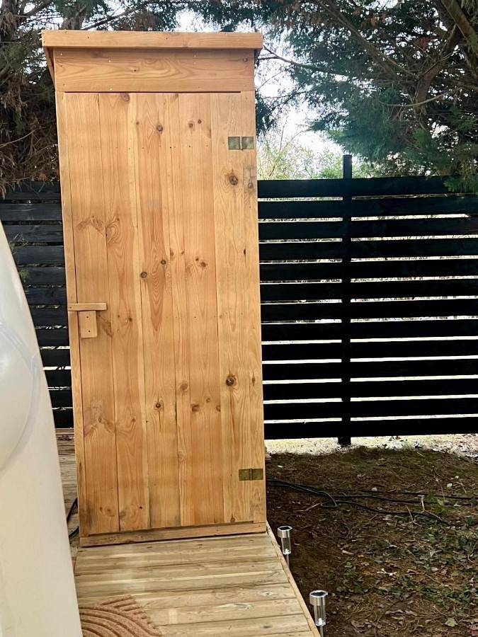 Gîte pour 2 personnes, avec vue et terrasse ainsi que vue sur le lac et jardin à Prouilly - 4