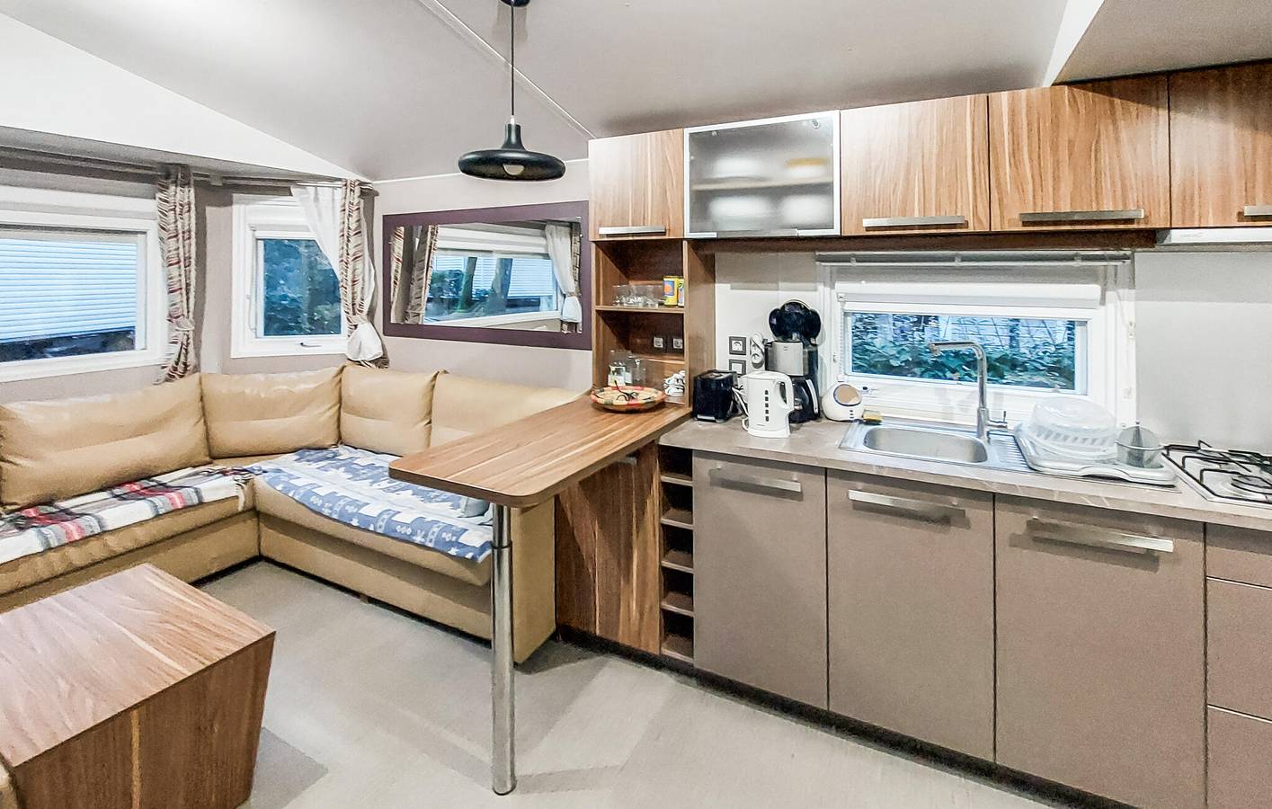 Mobil-home confortable avec piscine, WiFi et jardin, à 1,5 km de la plage in Saint-Brevin-les-Pins, Côte de Jade