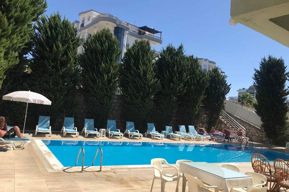 Entire apartment, Family Apartment 5 minutes to beach with swimming pool and  snack restaurant in Didim, Aydın Province