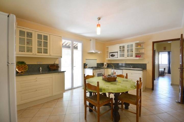 Location de vacances pour 6 personnes, avec piscine et terrasse à Saint-Didier - 4