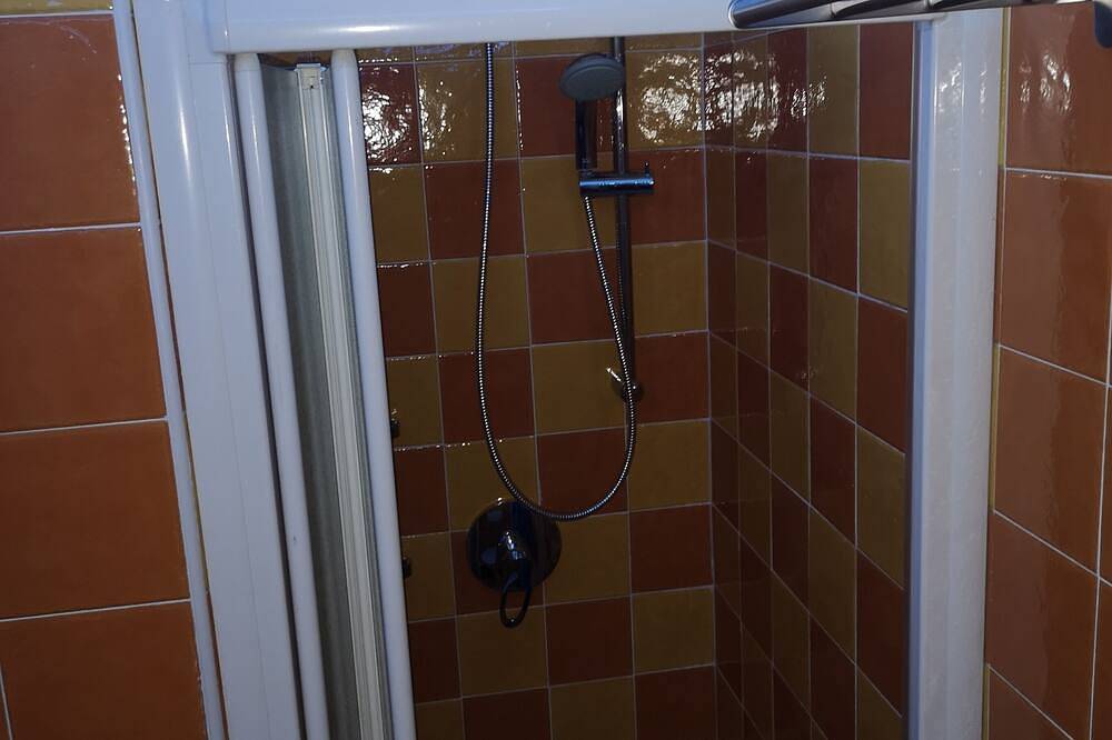 Taberna de relajación \"Sara\" in Triangia, Sondrio