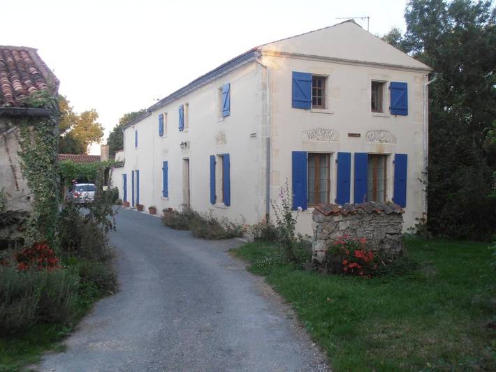 Location de vacances pour 2 personnes, avec Terrasse et Jardin dans Yves