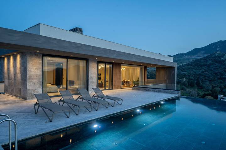 Chalet para 12 personas, con jardín además de sauna y vistas - 1