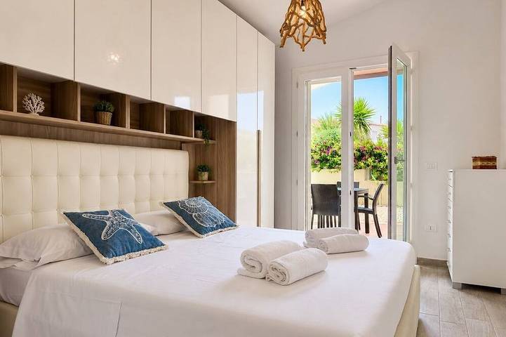 Villa 2 chambres, piscine privée, internet Wi-Fi, proche plage et commerces in Codaruina/Valledoria, Valledoria