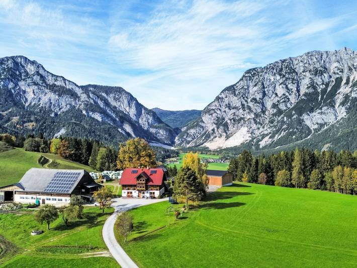 Ferienwohnung für 9 Personen, mit Garten