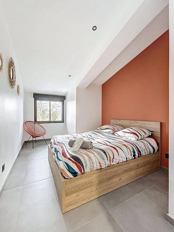 Location de vacances pour 4 personnes, avec jardin et terrasse à Loyettes - 4