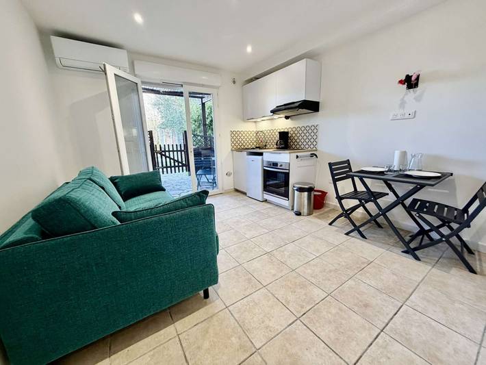 Gîte pour 2 personnes, avec Terrasse et Piscine à Saint-Florent - 2