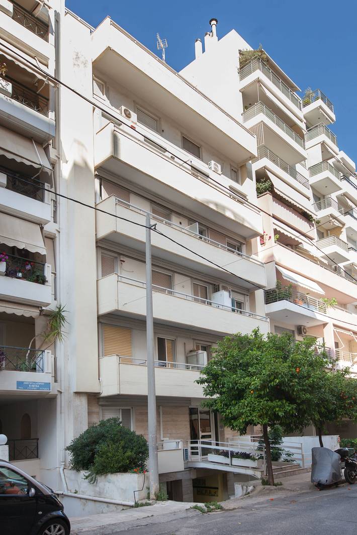 Appartamento intero, Appartamento vacanze per 3 persone con giardino in Sezione centrale di Atene, Zografo