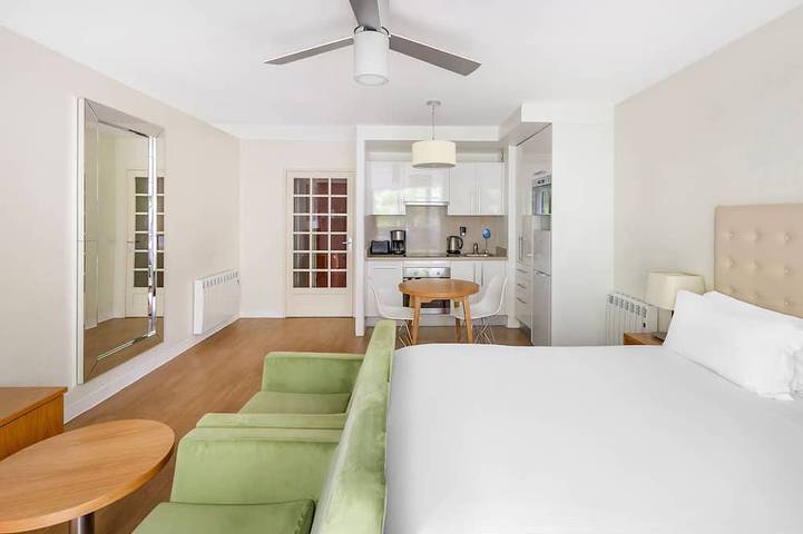 Appartement entier, Spacious Studio | Paris Vincennes | Sleeps 2 in Vincennes, Val-de-Marne
