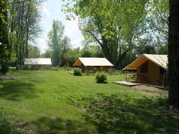 Camping pour 4 Personnes dans Vendoire, Périgord Vert, Photo 2