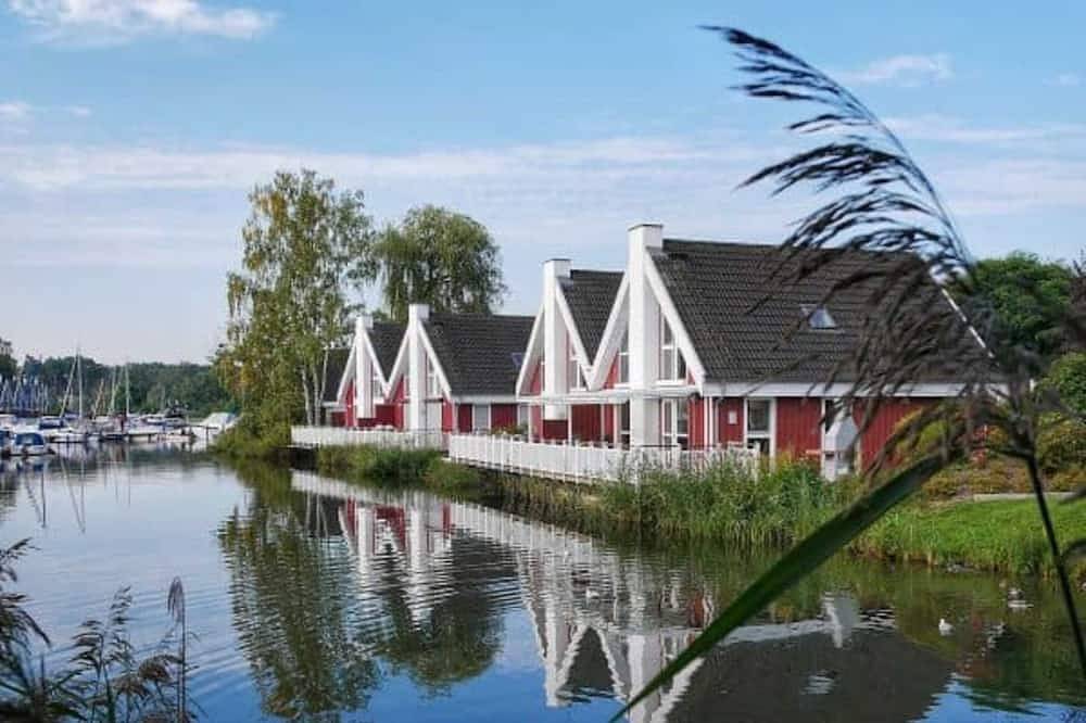 Ganze Wohnung, Pirat mit Wasserterrasse inkl.Nebenkosten im Ferienpark - Ferienpark in Storkower See, Wendisch Rietz