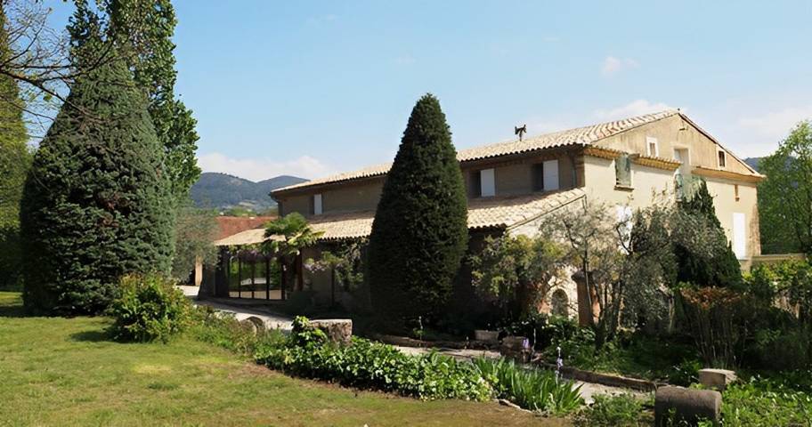 Chambre d’hôte pour 4 personnes, avec piscine et jardin - 1