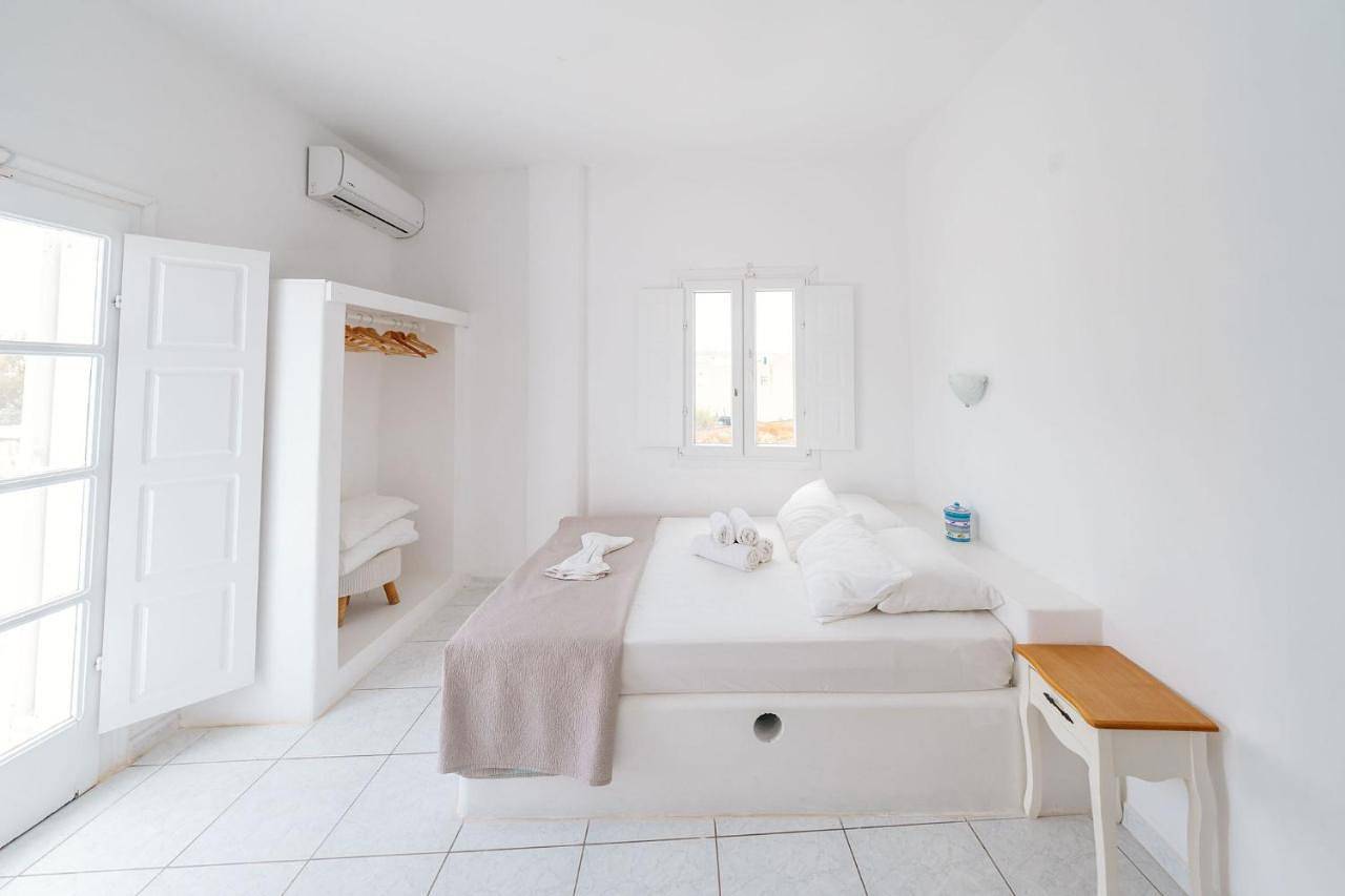 Alma Thera Boutique Hotel in Perissa, Santorin