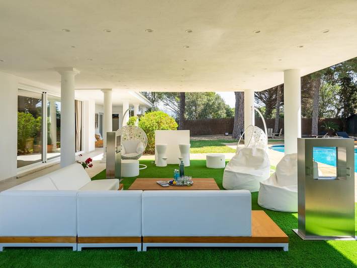 Luxury Villa Buena Vista Piscina y Jardín in Arenys de Munt, Costa del Maresme