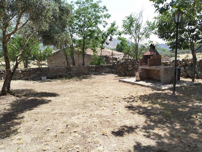 Casa rural para 6 personas, con Jacuzzi y Terraza además de Jardín y Piscina en El Barraco - 3