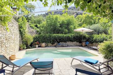 Ferienhaus für 2 Personen, mit Pool und Terrasse im Luberon