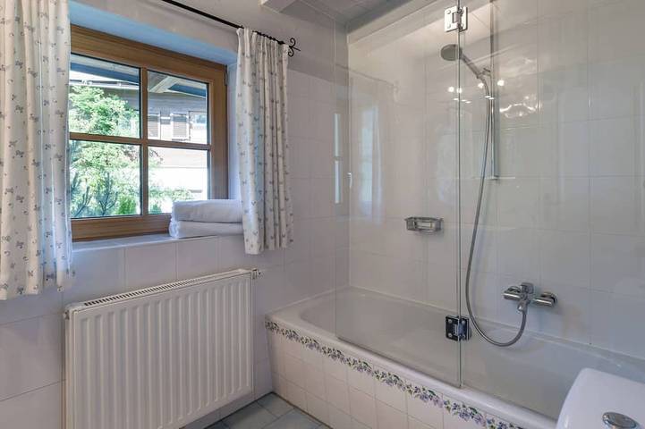 Hütte für 2 Personen, mit Balkon und Sauna sowie Garten in Kitzbühel - 4