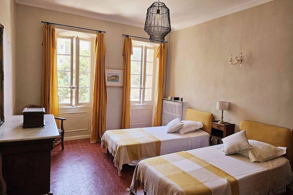 Family home, sleeps 8, terrace with panoramic view in Porquerolles in Hyeres, Mittelmeerküste (Frankreich)
