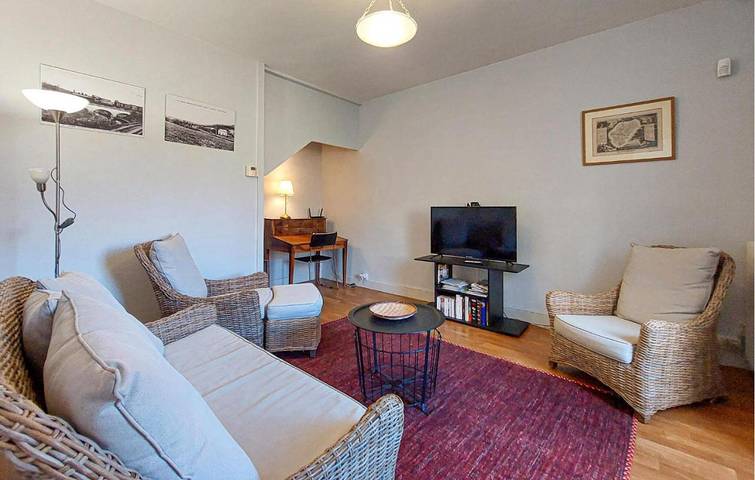 Location de vacances pour 4 personnes, avec jardin à Nanteuil-en-Vallée - 3