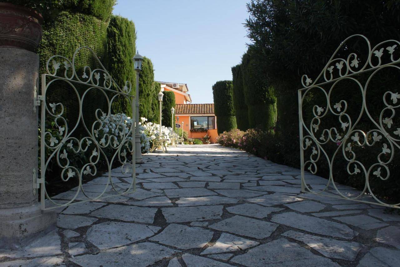 Villa Francesca Pomezia Roma in Pomezia, Provincia di Roma