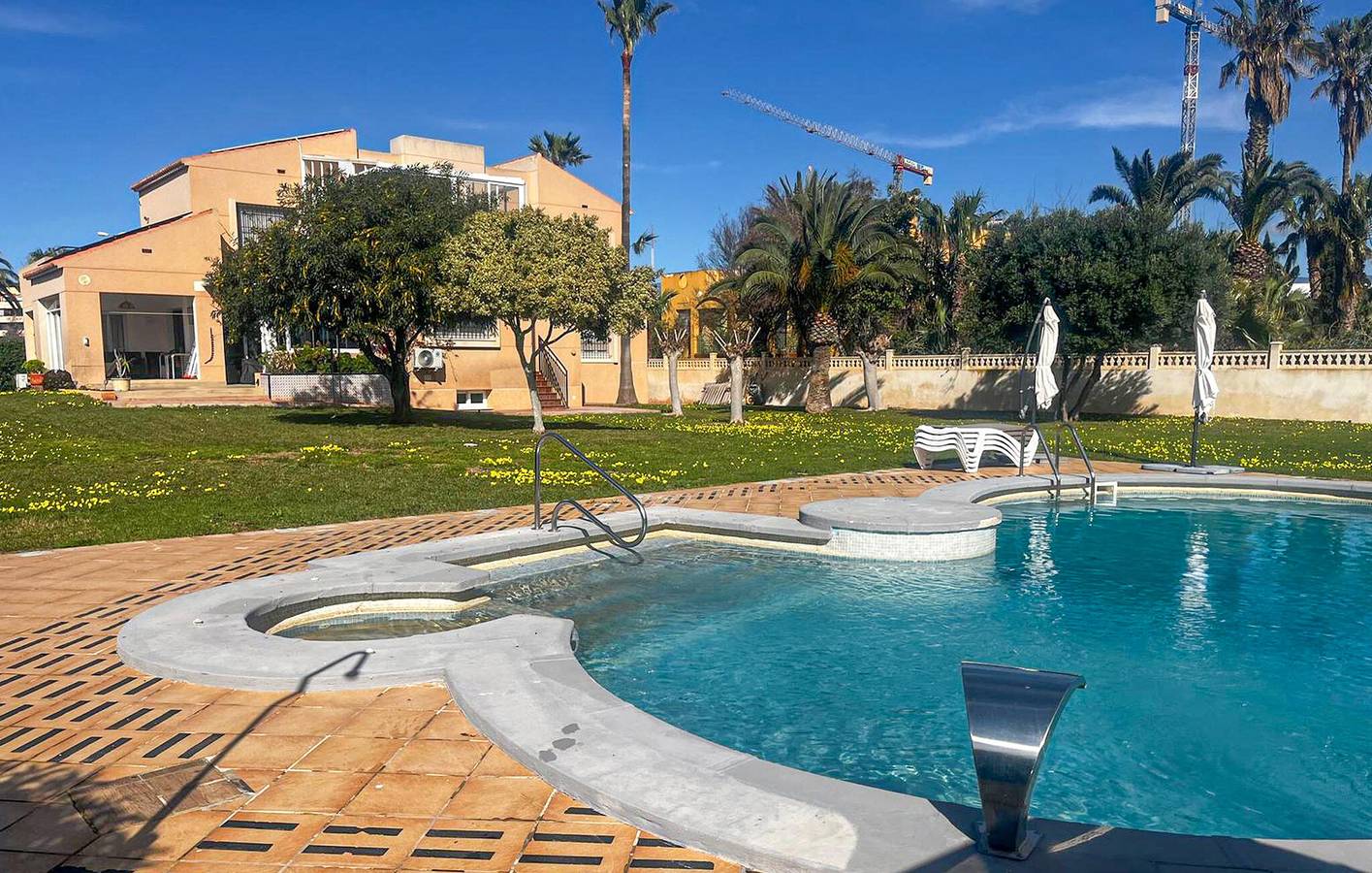 Apartamento moderno con piscina y garaje, a 1 km de la playa de Roquetas de Mar in Playa Serena (Roquetas de Mar), Roquetas de Mar