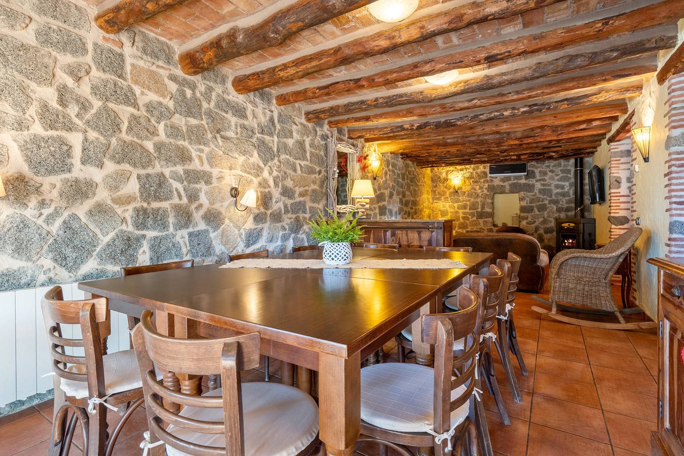 Casa rural 'Mas Fullat' con vistas a la montaña, Wi-Fi y aire acondicionado in Alforja, Baix Camp