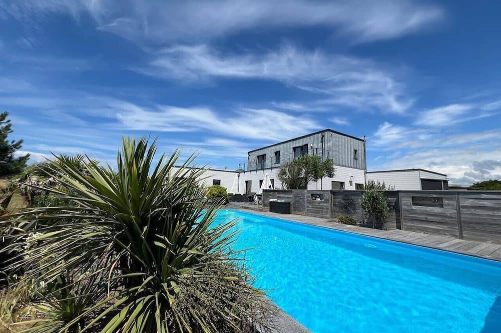 Villa for 8 people with swimming pool in Anneville-sur-Mer, Coutances und Umgebung