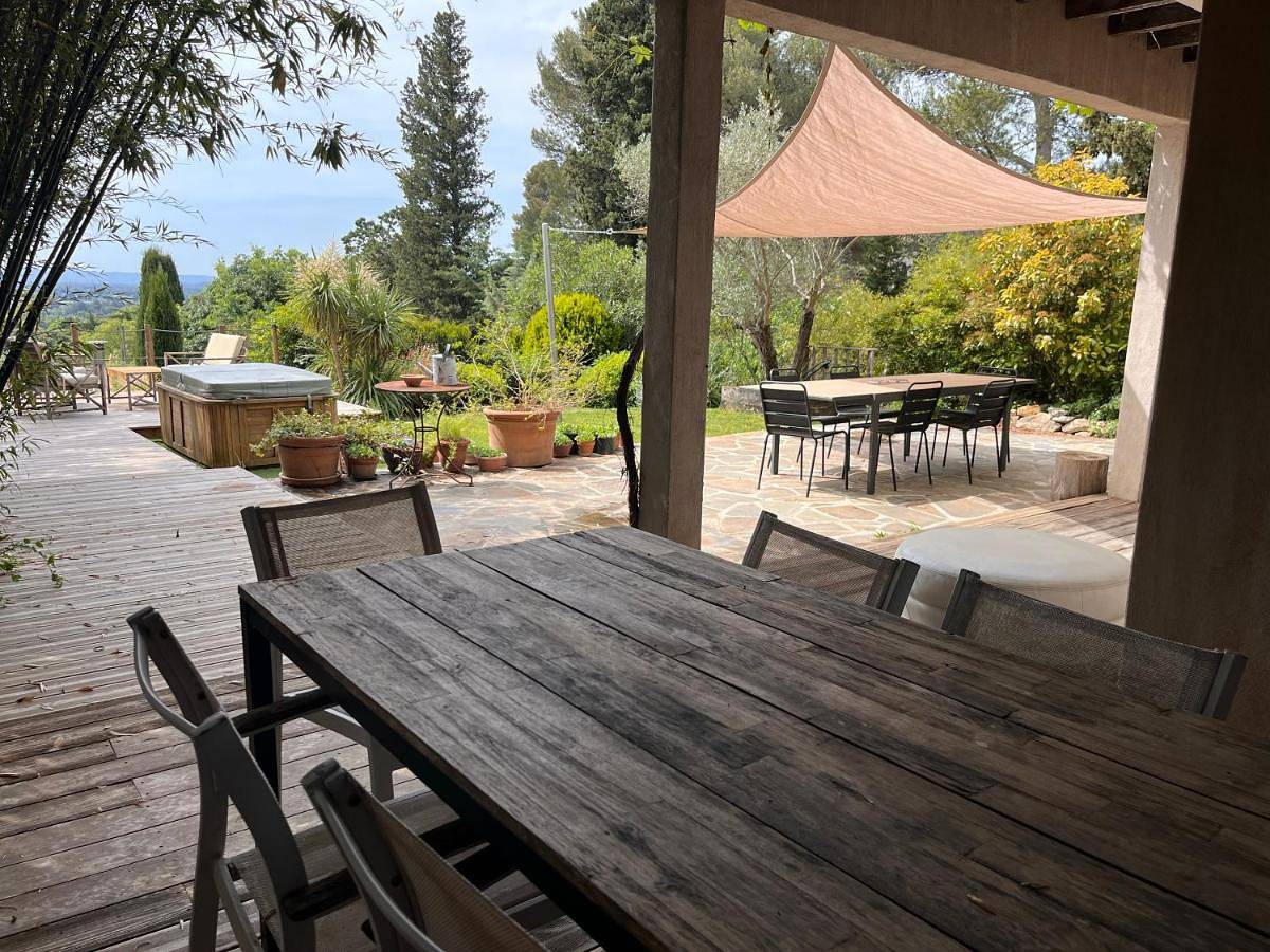 Three-Bedroom Villa in Villeneuve-lès-Avignon, Région de Nîmes