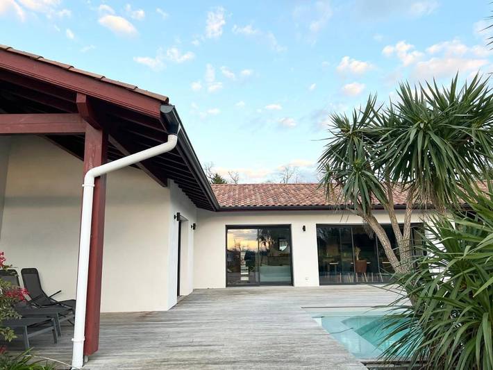 Location de vacances pour 7 personnes, avec jardin et piscine à Lahonce - 2