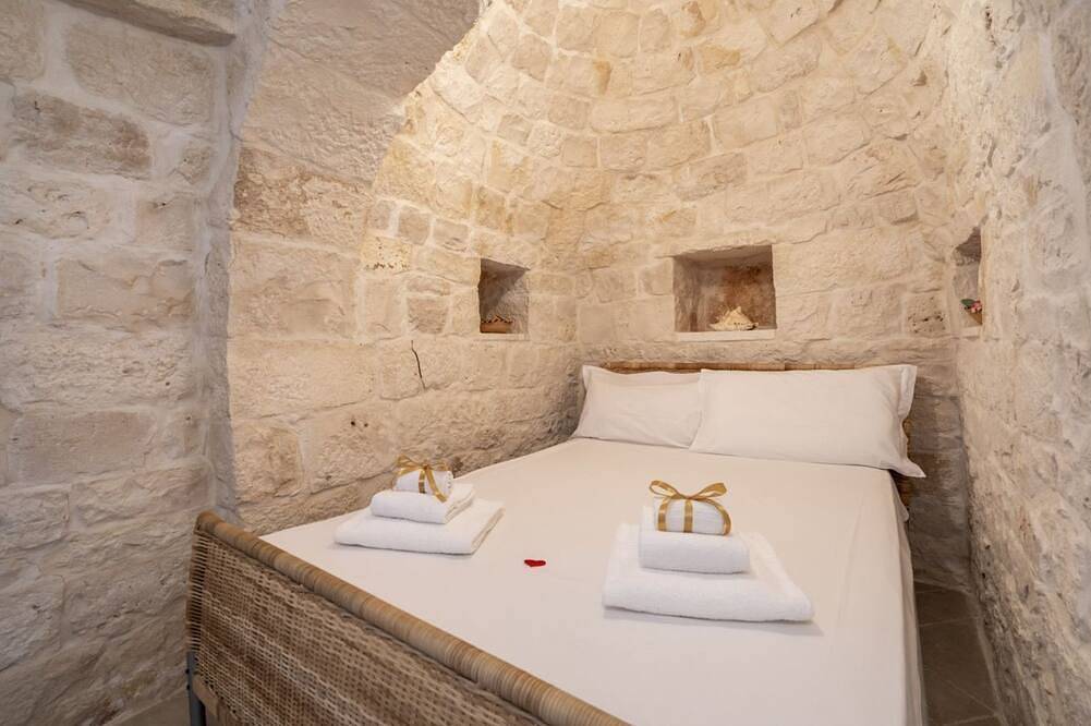 Appartement entier, Trulli Luna with veranda and parking in Martina Franca, Province de Taranto