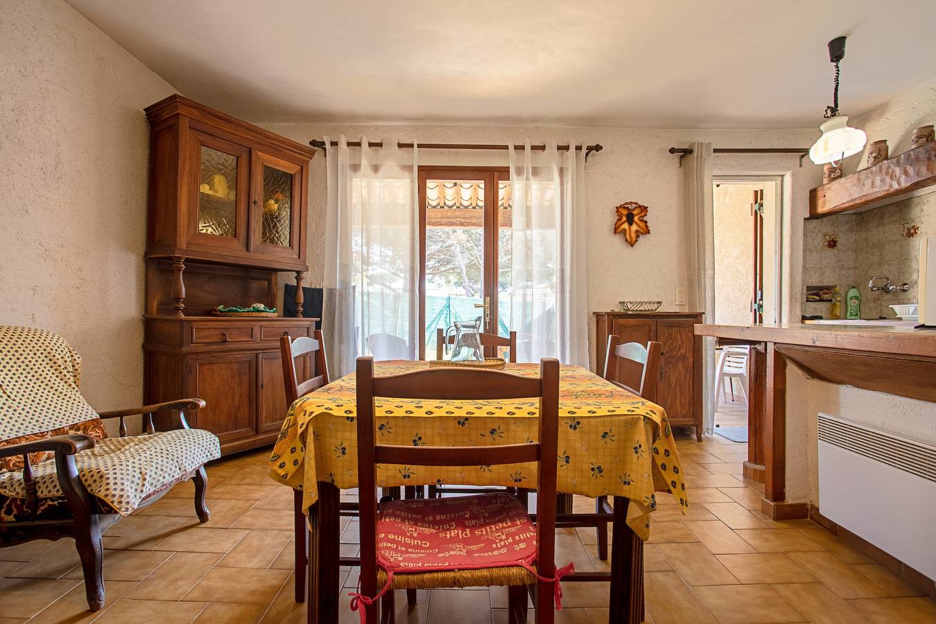 Entire apartment, Apartment 'Appartement Lei Jas' with Private Terrace, Private Garden and Wi-Fi in Sainte-Maxime, Mediterranean Coast (France)