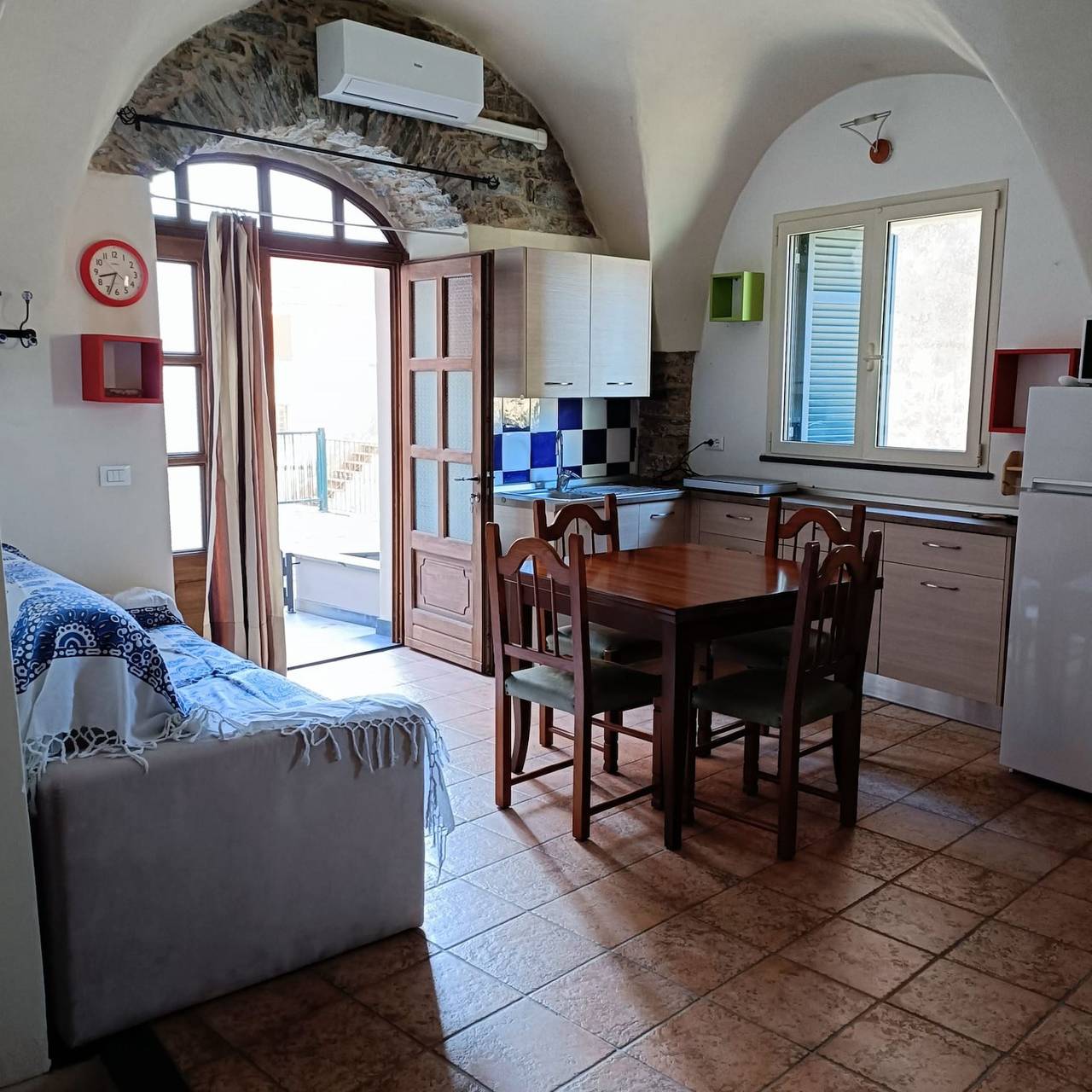 Ganze Ferienwohnung, Ferienwohnung für 3 Personen in Cipressa, Riviera di Ponente