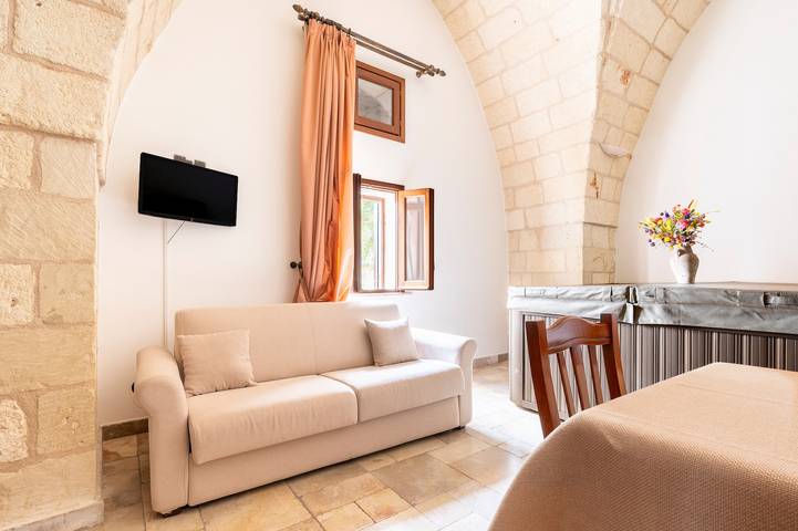 Hel lejlighed, Apartment 'Masseria Giancola - L'Aia' with Private Terrace, Wi-Fi and Air Conditioning in Bagnolo del Salento, Lecce-provinsen