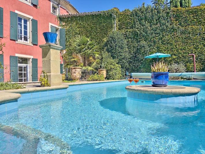 Appartement de vacances pour 4 personnes, avec jardin et piscine