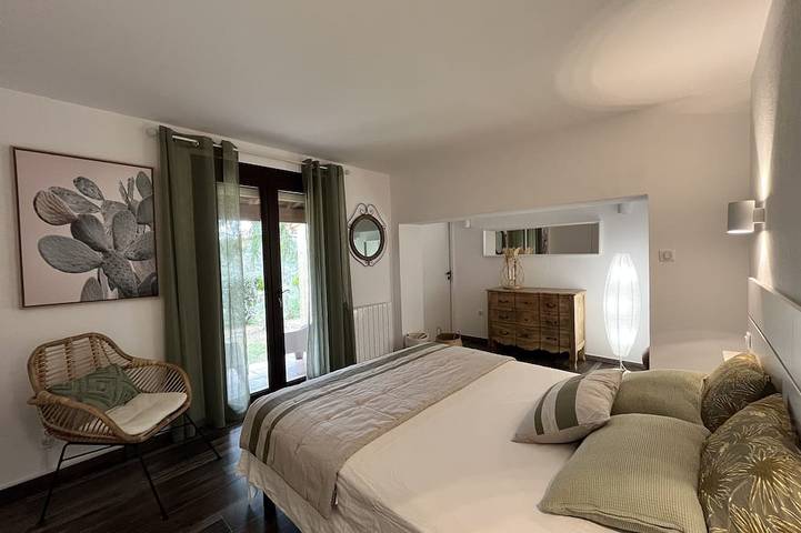 Location de vacances pour 6 personnes, avec jardin et terrasse à Mondragon - 2