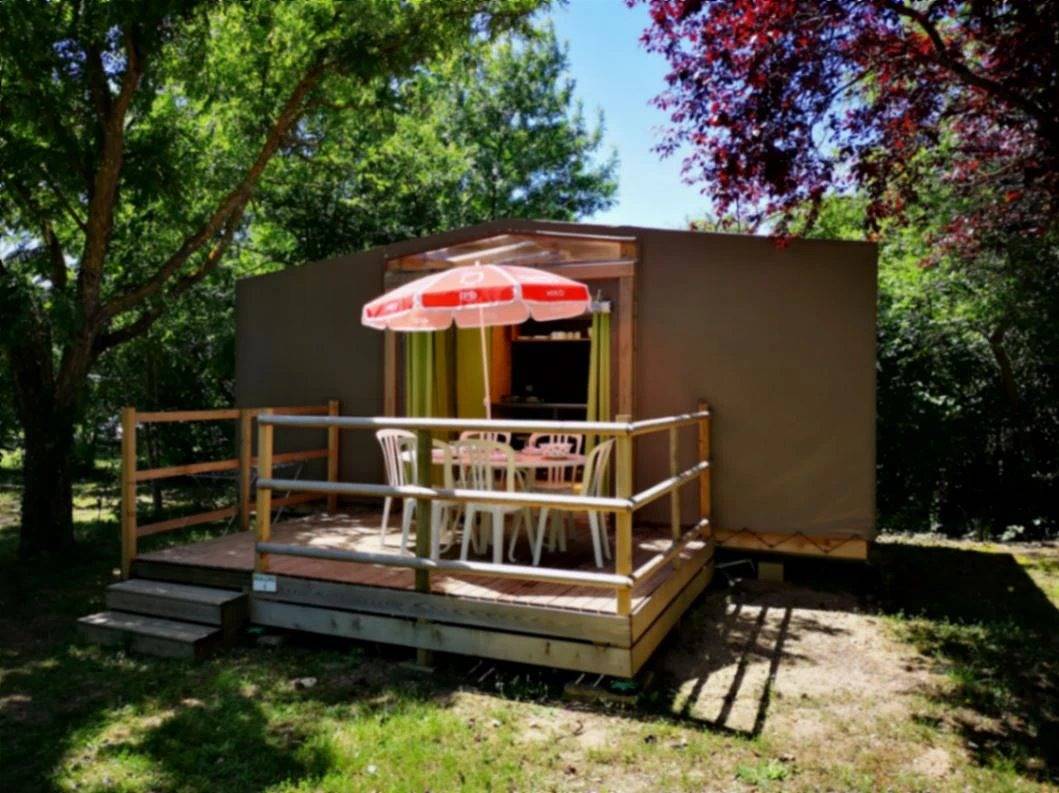 Camping 3 étoiles - Piscine in Collias, Nimes region