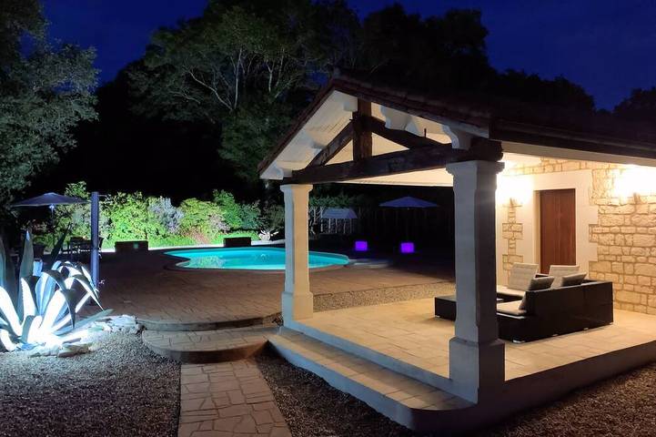 Villa pour 12 personnes, avec jardin et jacuzzi, animaux acceptés