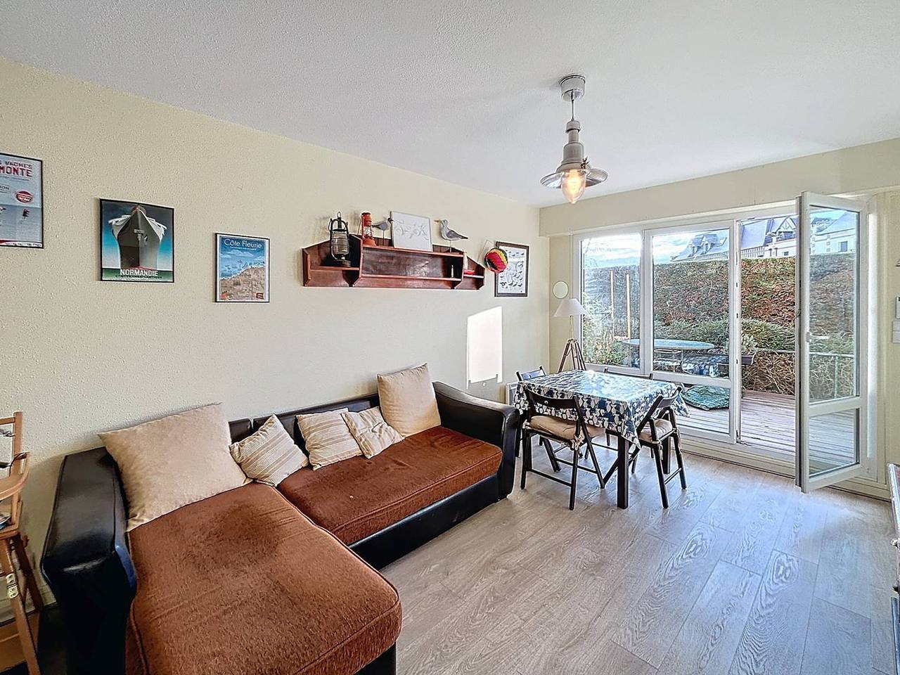 Ganze Wohnung, Am Erdgeschoss: 4 Personen, Terrasse, Wlan, Parkplatz in Merville-Franceville-Plage, Caen und Umgebung